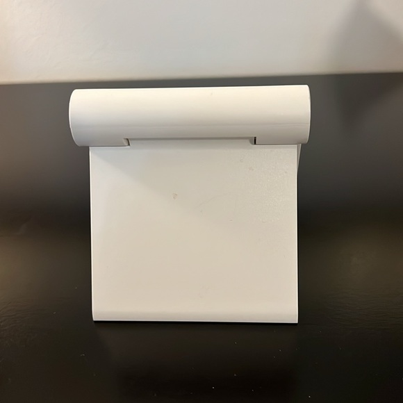 Ugreen Cell Phone Stand - Picture 8 of 11